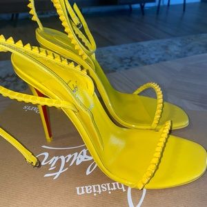 Brand new 100 mm So Me sandals!